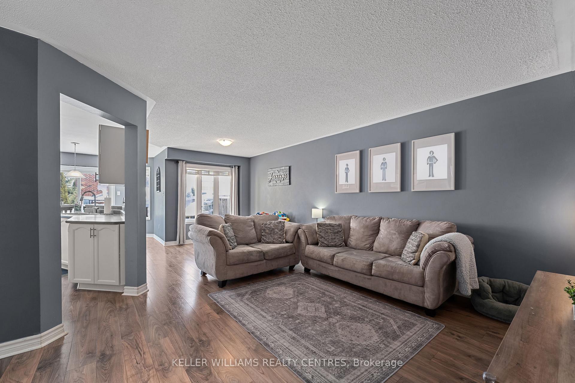 Photo 3 of 49 Laurendale Avenue, Georgina, Keswick South — HOMEH