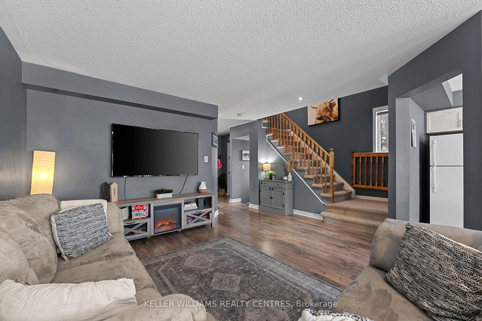Photo 4 of 49 Laurendale Avenue, Georgina, Keswick South — HOMEH