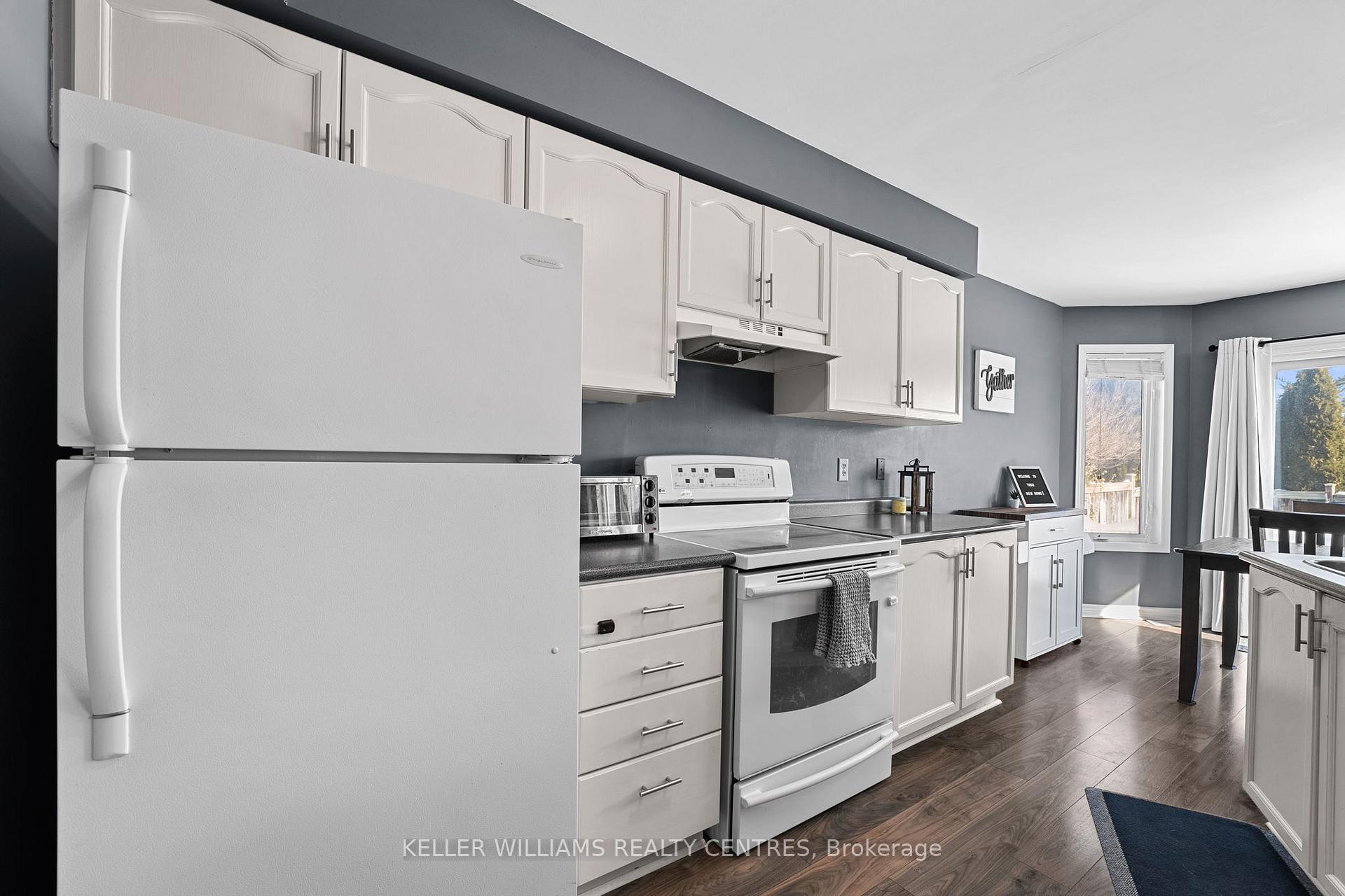 Photo 6 of 49 Laurendale Avenue, Georgina, Keswick South — HOMEH