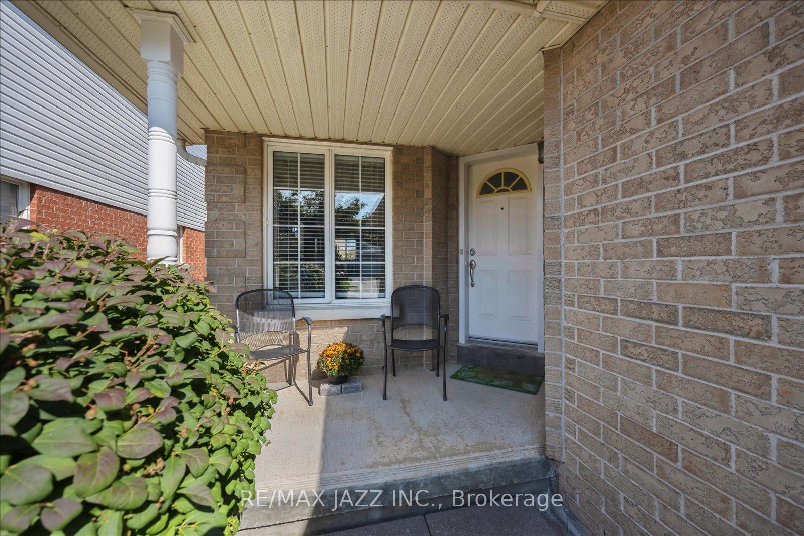 Photo 2 of 66 Daiseyfield Avenue, Clarington, Courtice — HOMEH