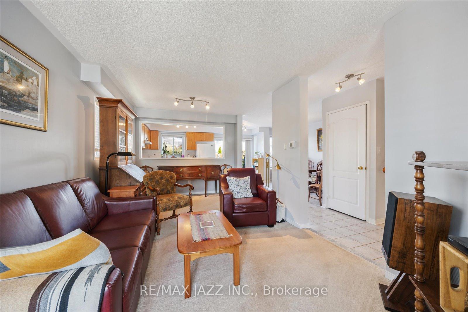 Photo 4 of 66 Daiseyfield Avenue, Clarington, Courtice — HOMEH