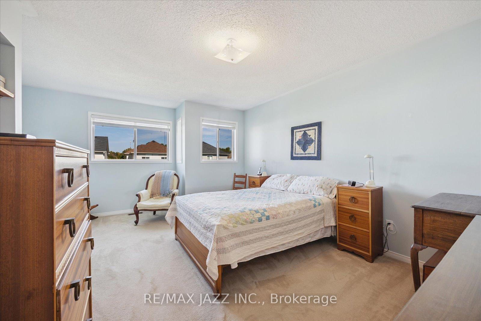 Photo 10 of 66 Daiseyfield Avenue, Clarington, Courtice — HOMEH