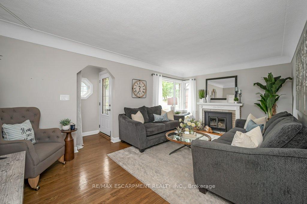 Photo 4 of 480 Mohawk Road W, Hamilton, Westcliffe — HOMEH