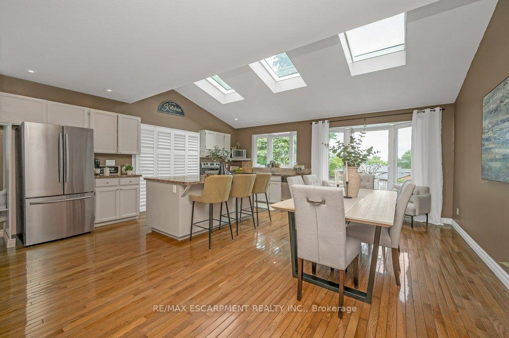 Photo 6 of 480 Mohawk Road W, Hamilton, Westcliffe — HOMEH