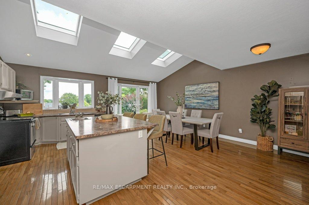 Photo 9 of 480 Mohawk Road W, Hamilton, Westcliffe — HOMEH