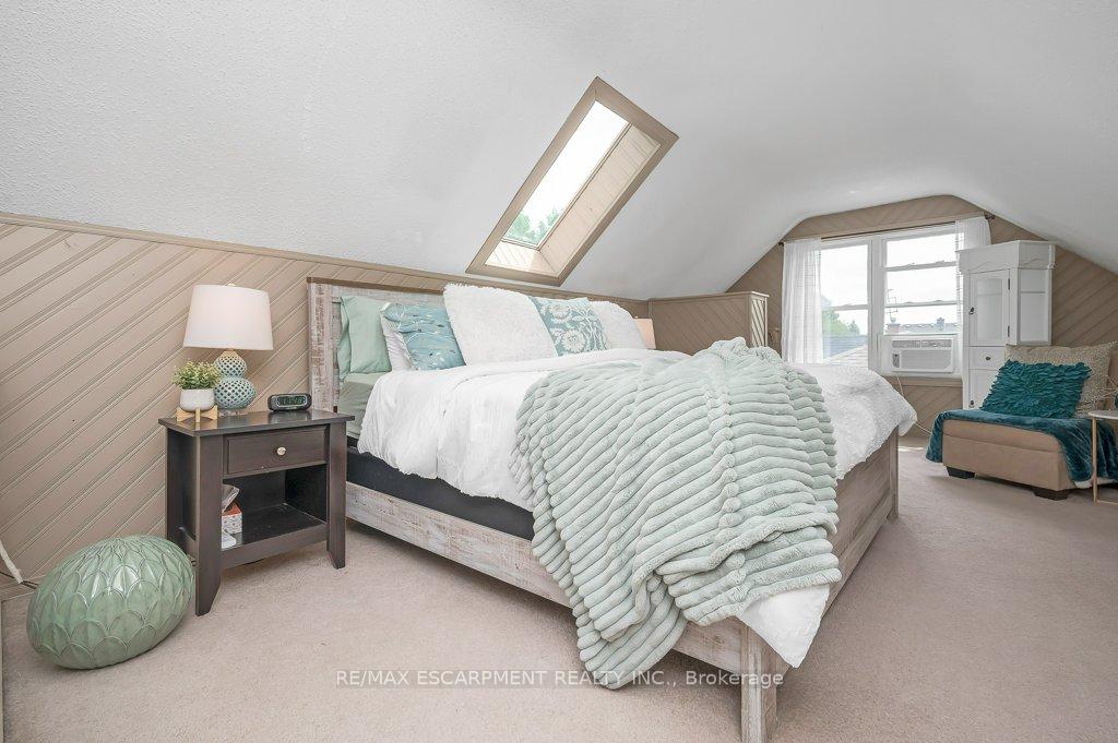 Photo 14 of 480 Mohawk Road W, Hamilton, Westcliffe — HOMEH