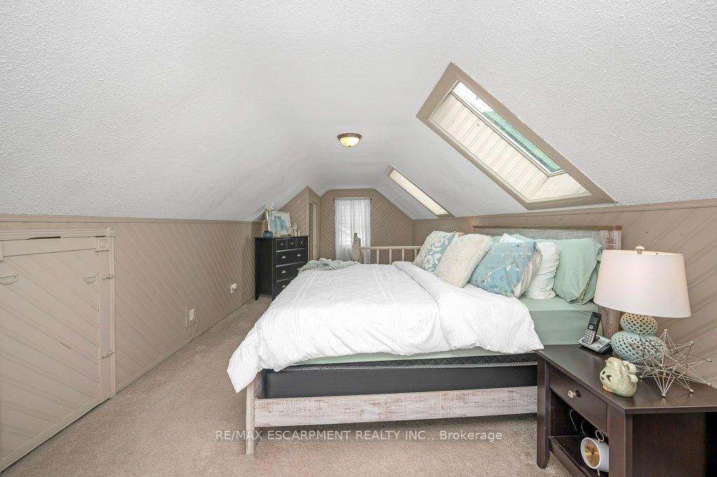 Photo 15 of 480 Mohawk Road W, Hamilton, Westcliffe — HOMEH