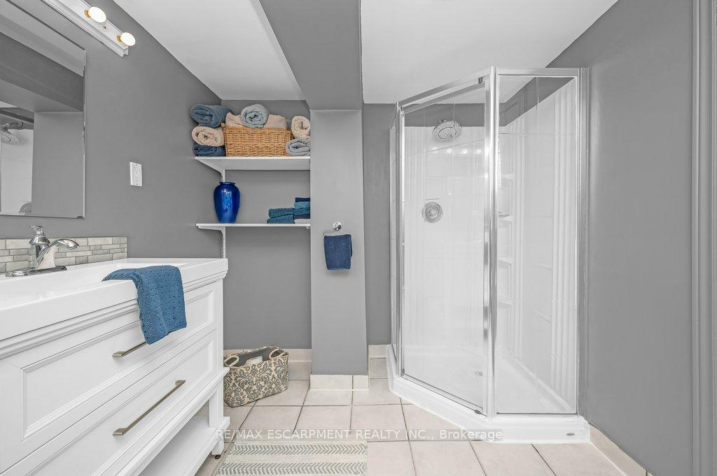 Photo 24 of 480 Mohawk Road W, Hamilton, Westcliffe — HOMEH