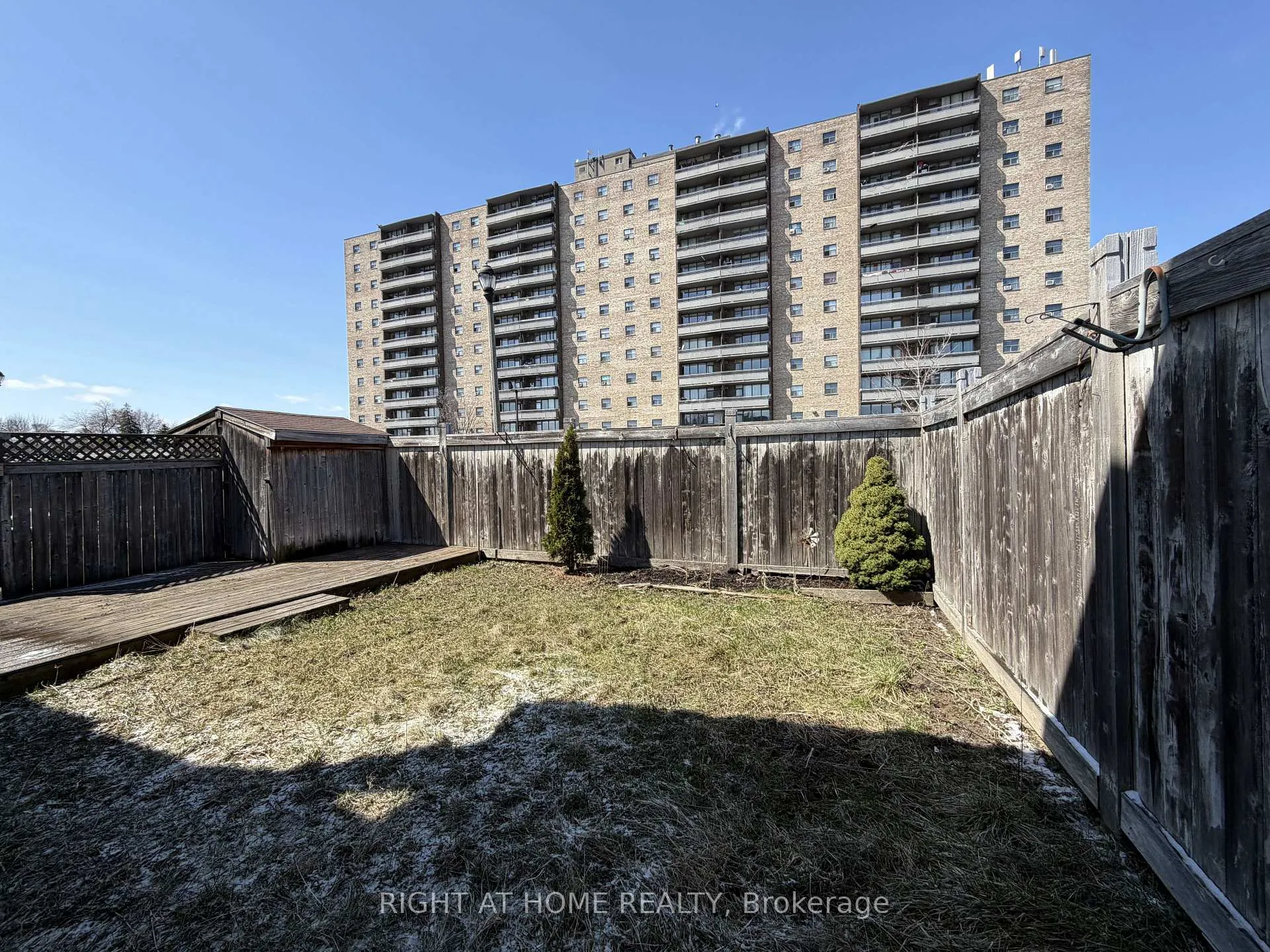 Photo 19 of 270 Town House Crescent, Brampton, Brampton East — HOMEH