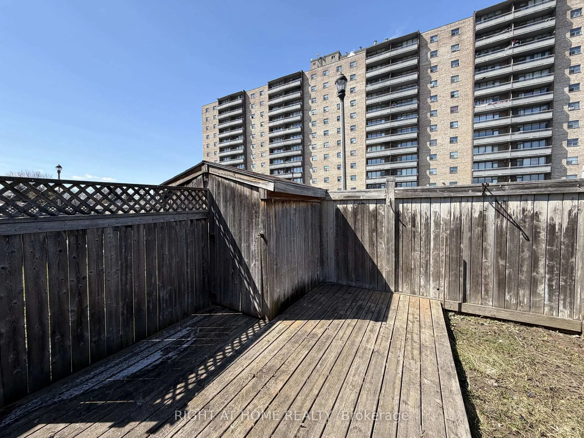 Photo 20 of 270 Town House Crescent, Brampton, Brampton East — HOMEH