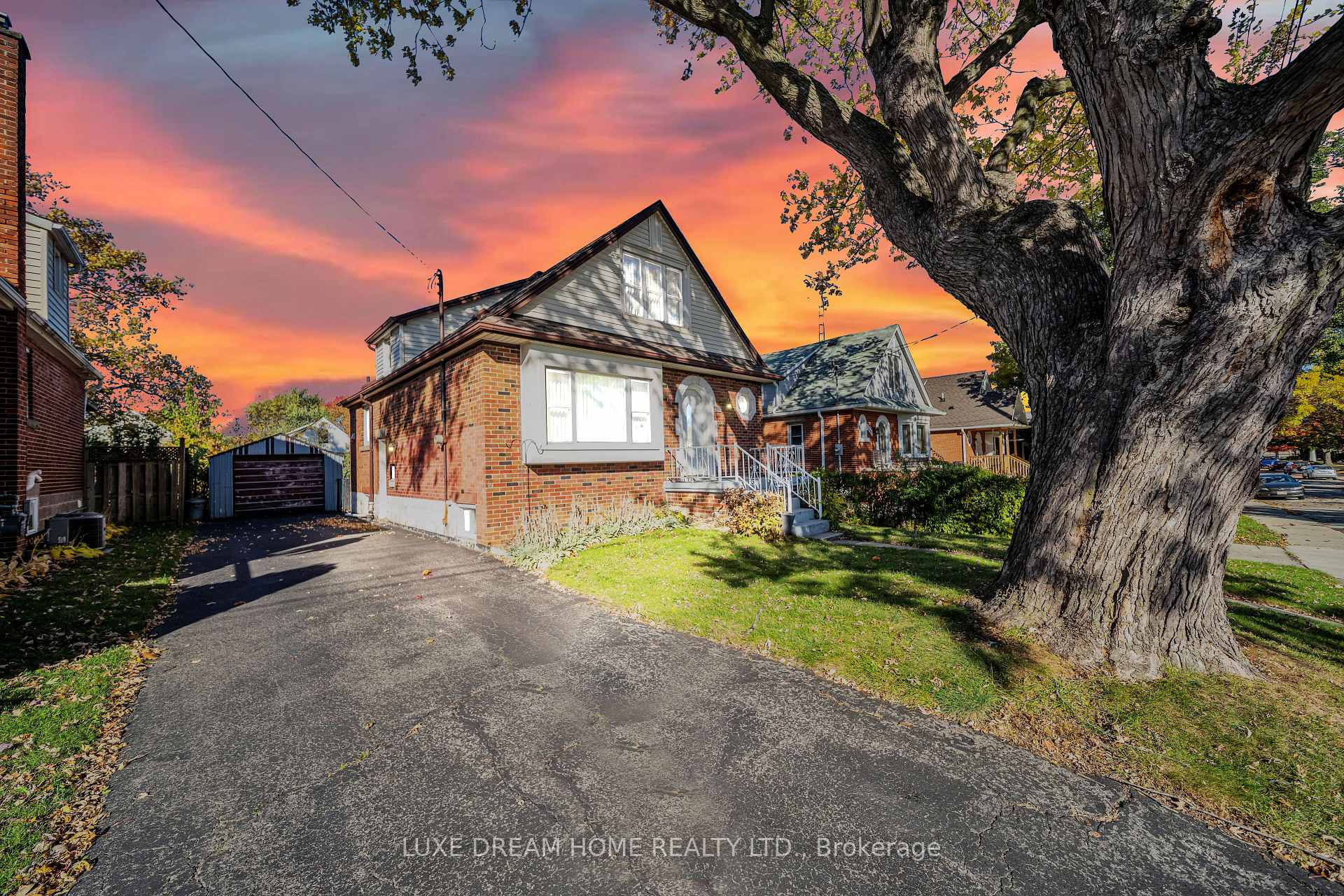 Photo 1 of 294 East 17th Street, Hamilton, Inch Park — HOMEH