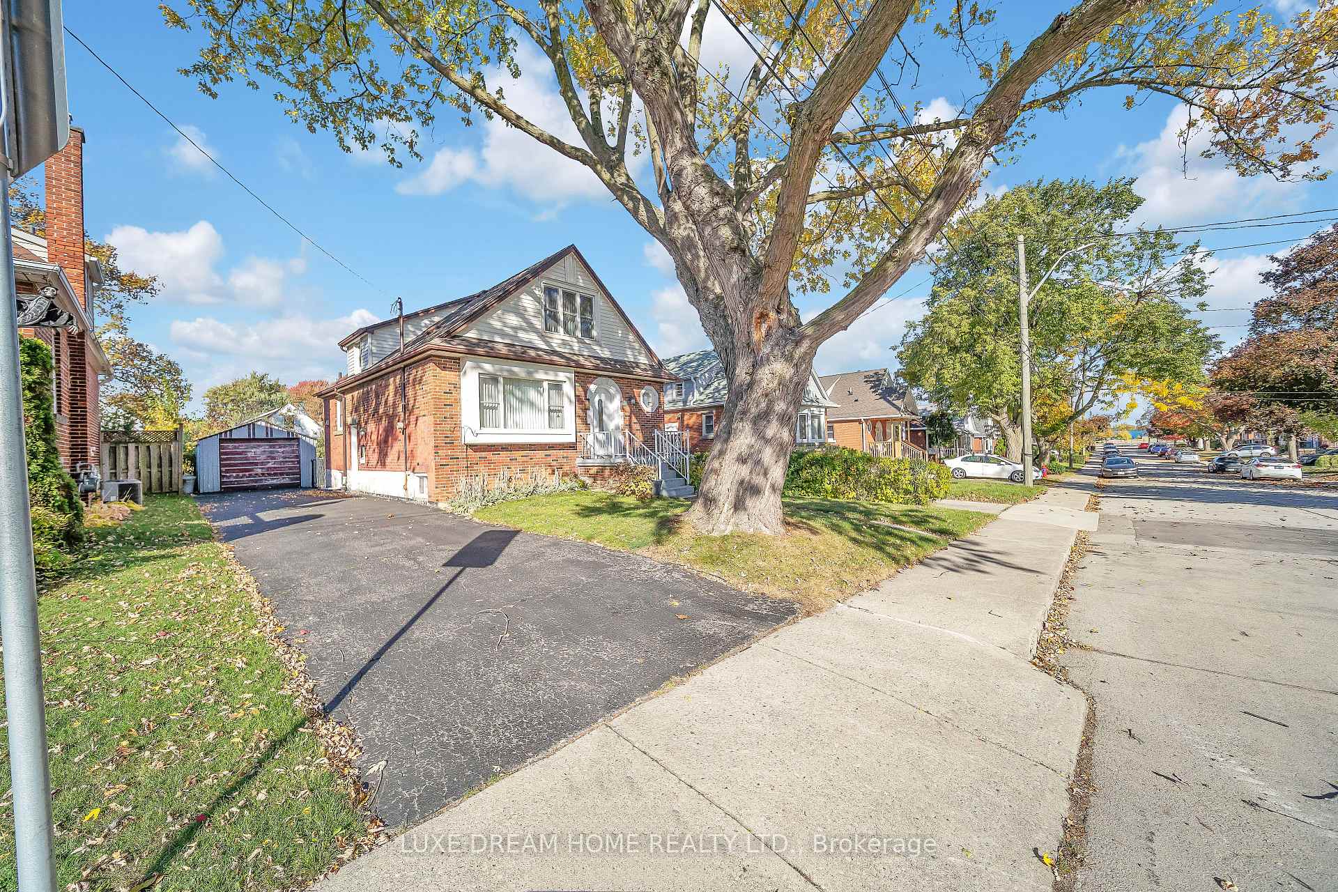 Photo 3 of 294 East 17th Street, Hamilton, Inch Park — HOMEH