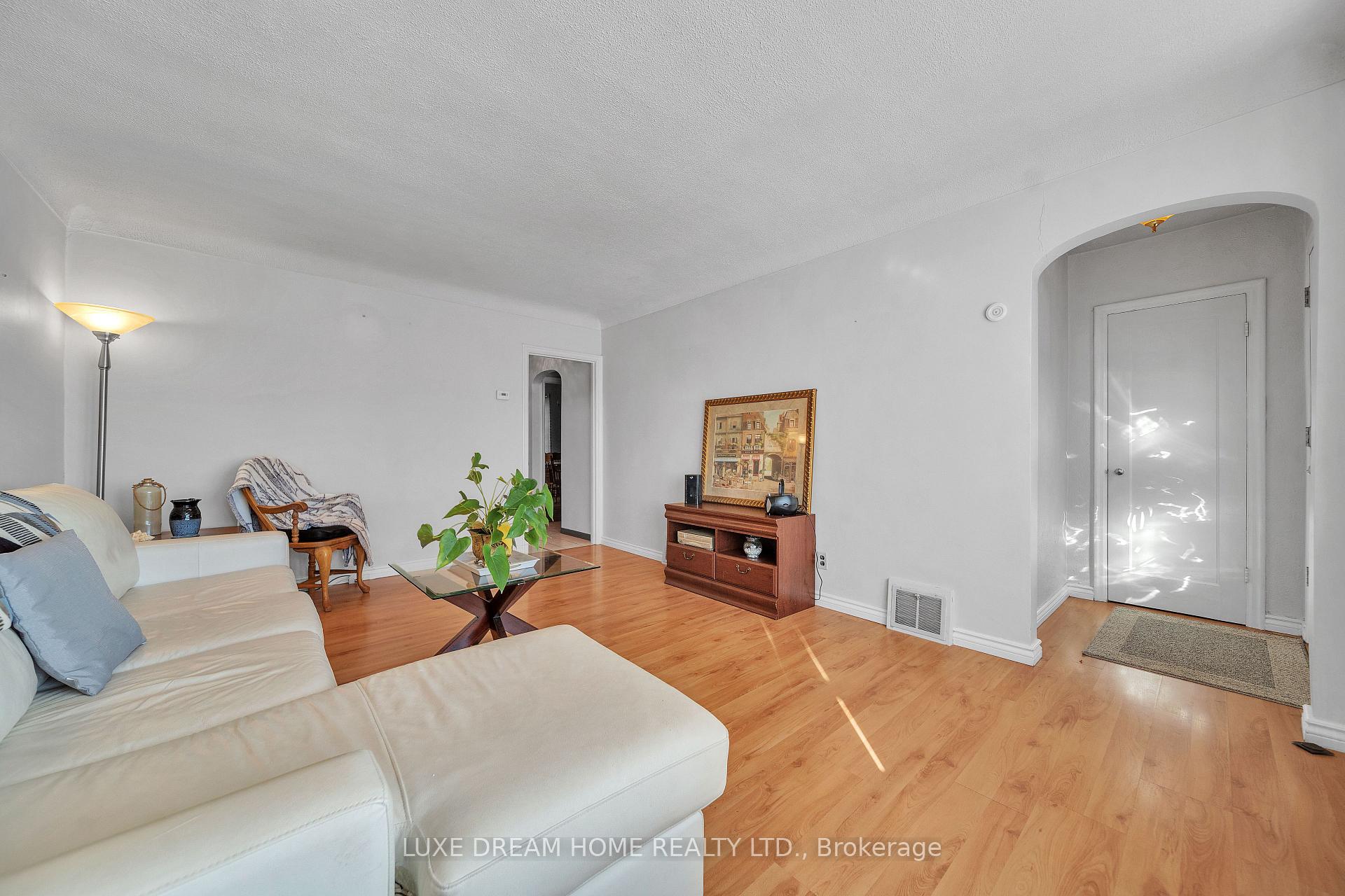 Photo 7 of 294 East 17th Street, Hamilton, Inch Park — HOMEH