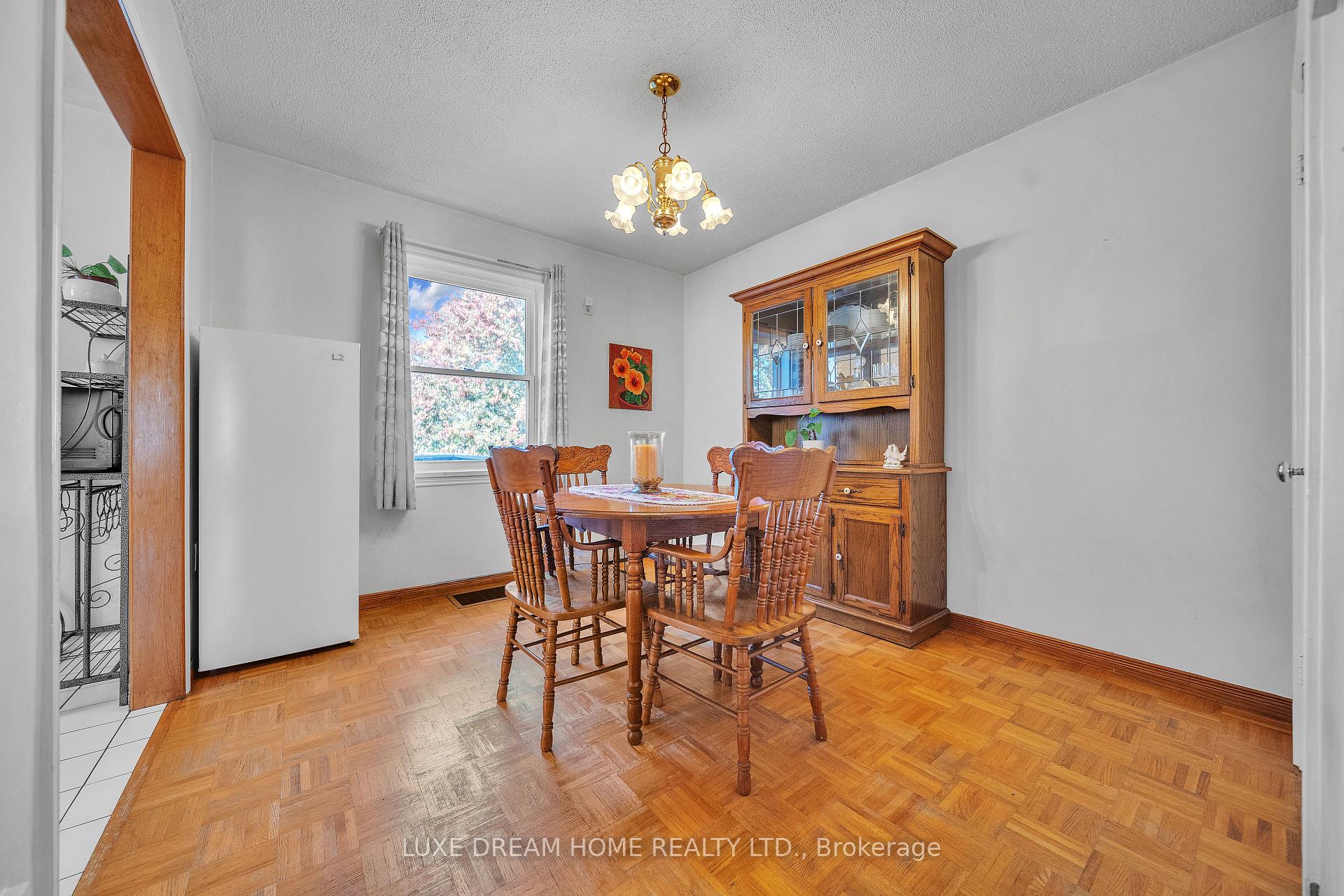 Photo 15 of 294 East 17th Street, Hamilton, Inch Park — HOMEH