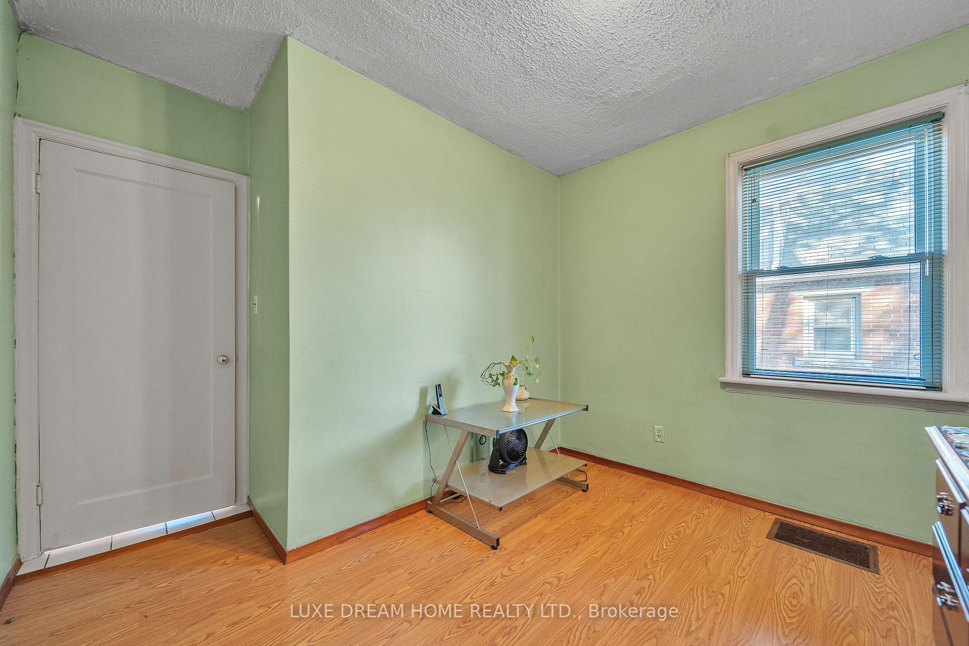 Photo 18 of 294 East 17th Street, Hamilton, Inch Park — HOMEH