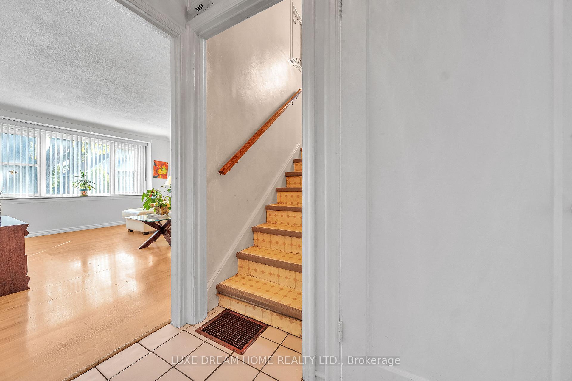 Photo 20 of 294 East 17th Street, Hamilton, Inch Park — HOMEH