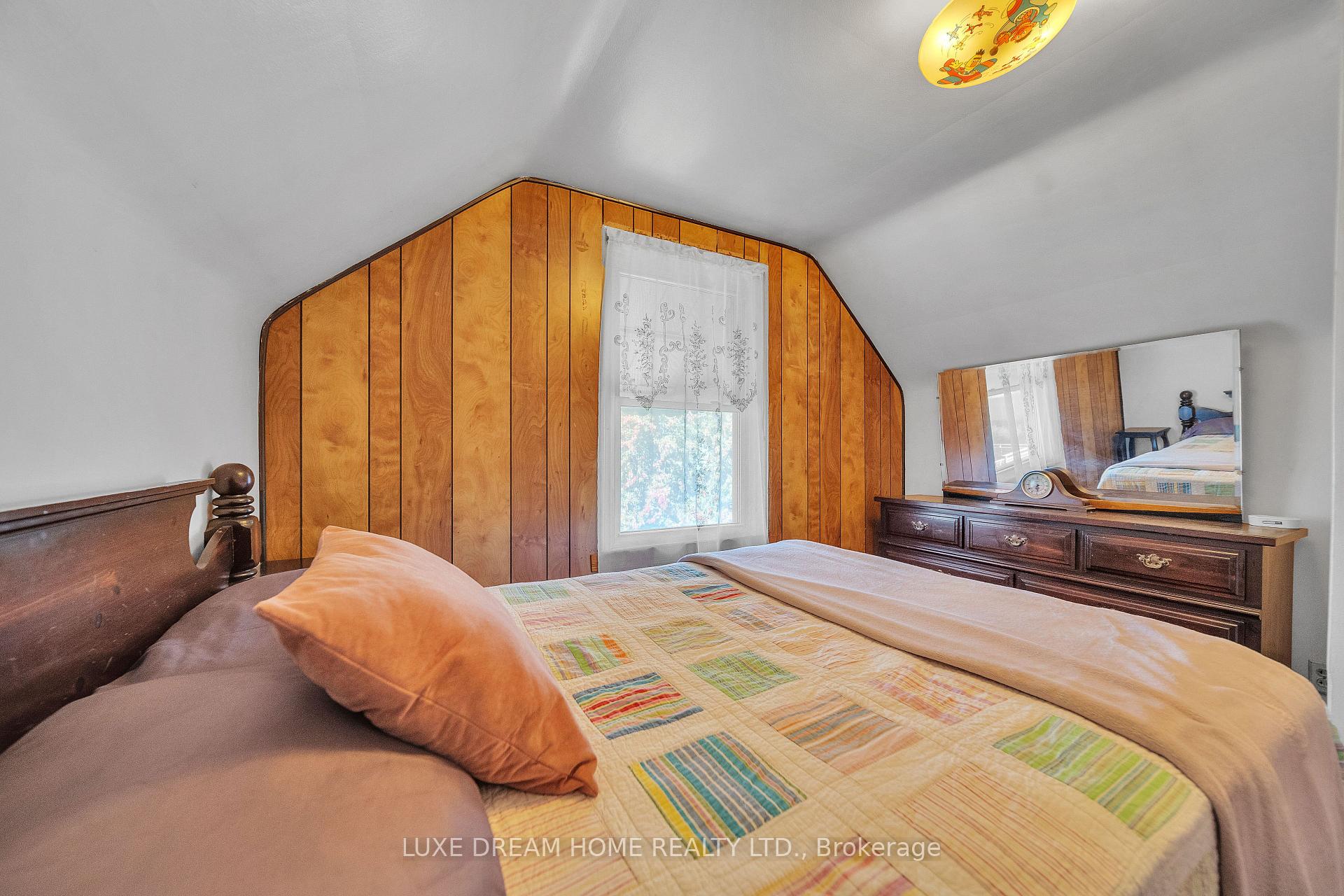 Photo 29 of 294 East 17th Street, Hamilton, Inch Park — HOMEH
