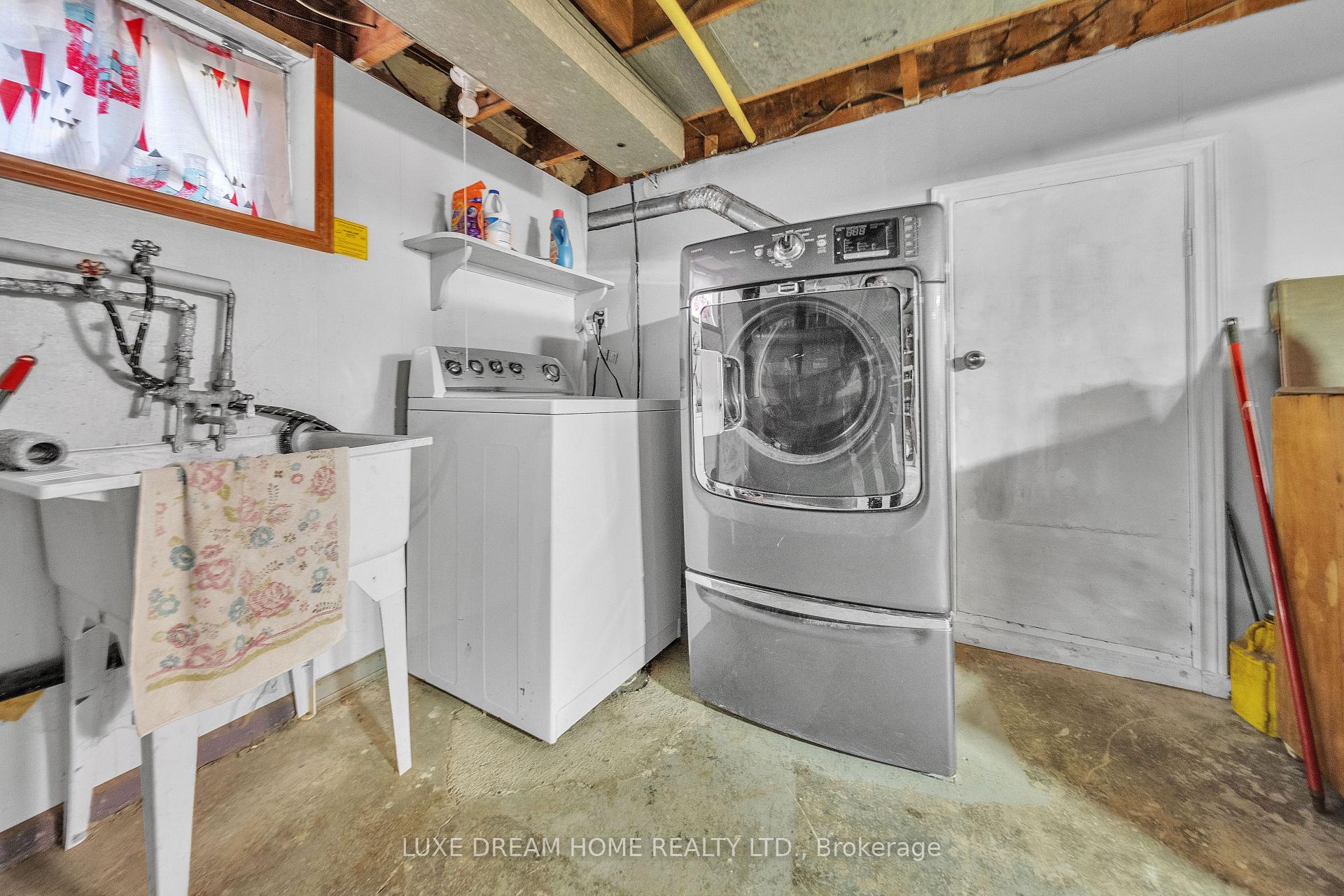 Photo 31 of 294 East 17th Street, Hamilton, Inch Park — HOMEH