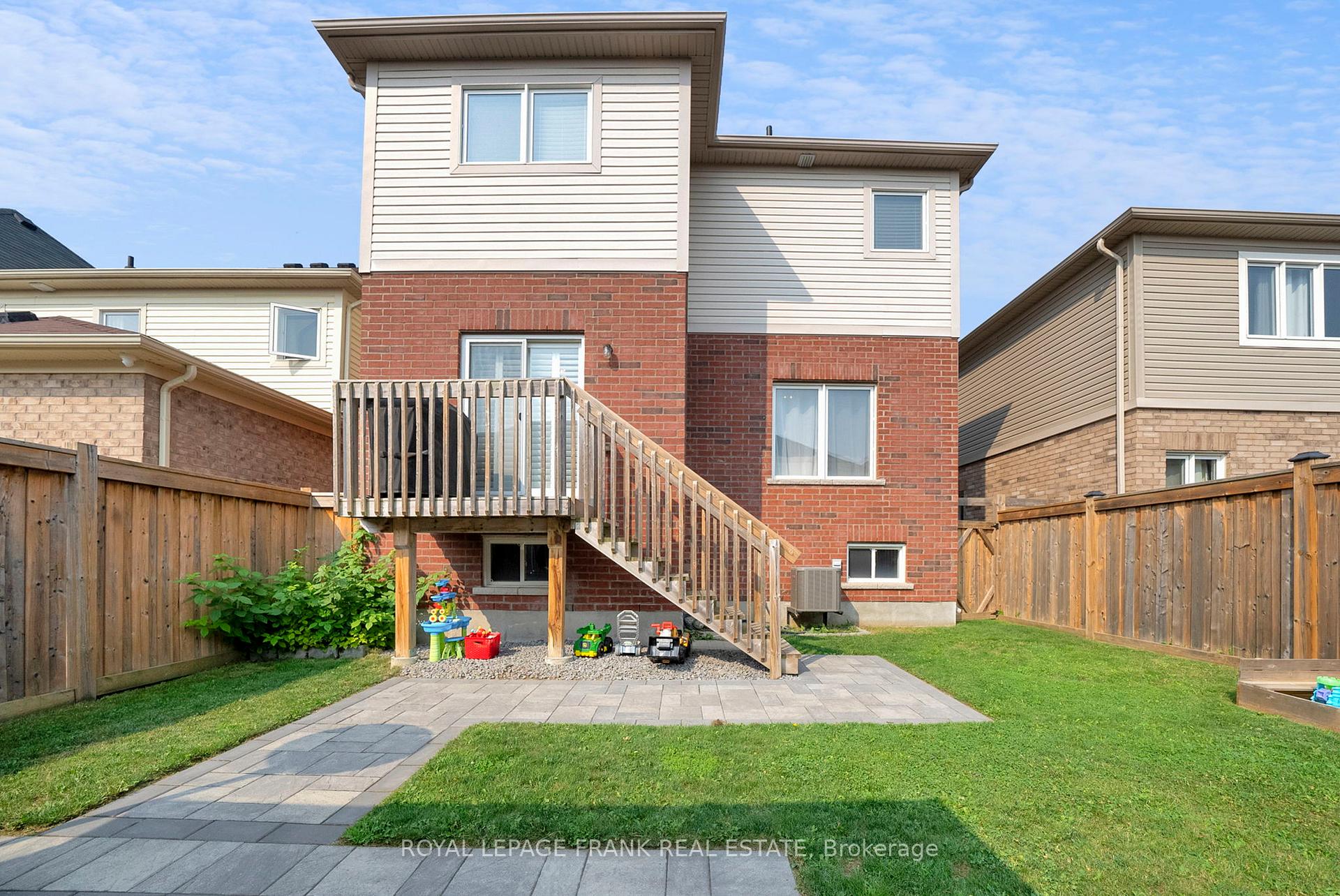 Photo 34 of 19 Jack Roach Street, Clarington, Bowmanville — HOMEH