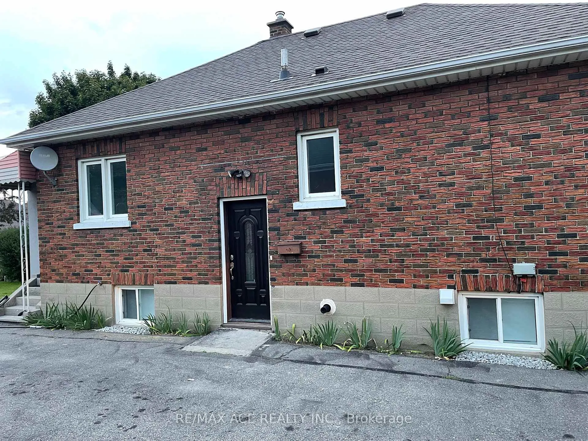 Photo 4 of 244 Etna Avenue, Oshawa, Central — HOMEH