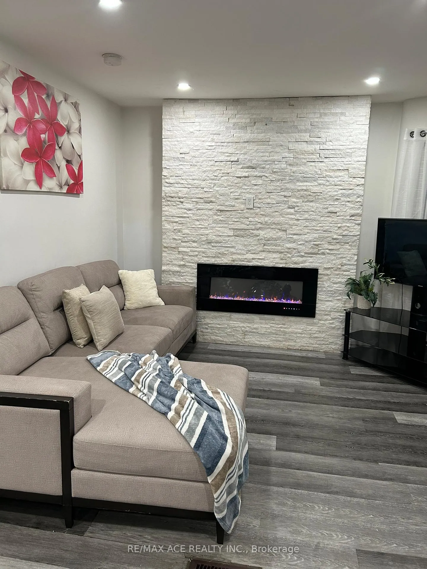 Photo 8 of 244 Etna Avenue, Oshawa, Central — HOMEH
