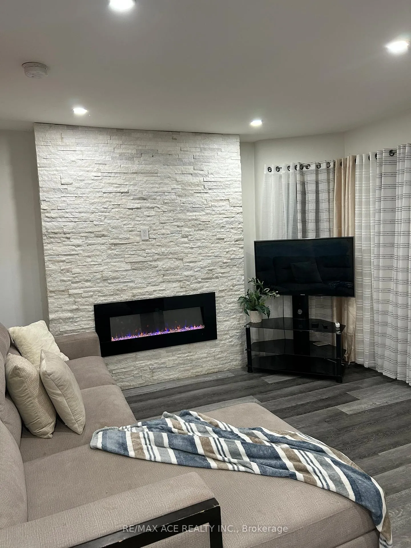 Photo 9 of 244 Etna Avenue, Oshawa, Central — HOMEH