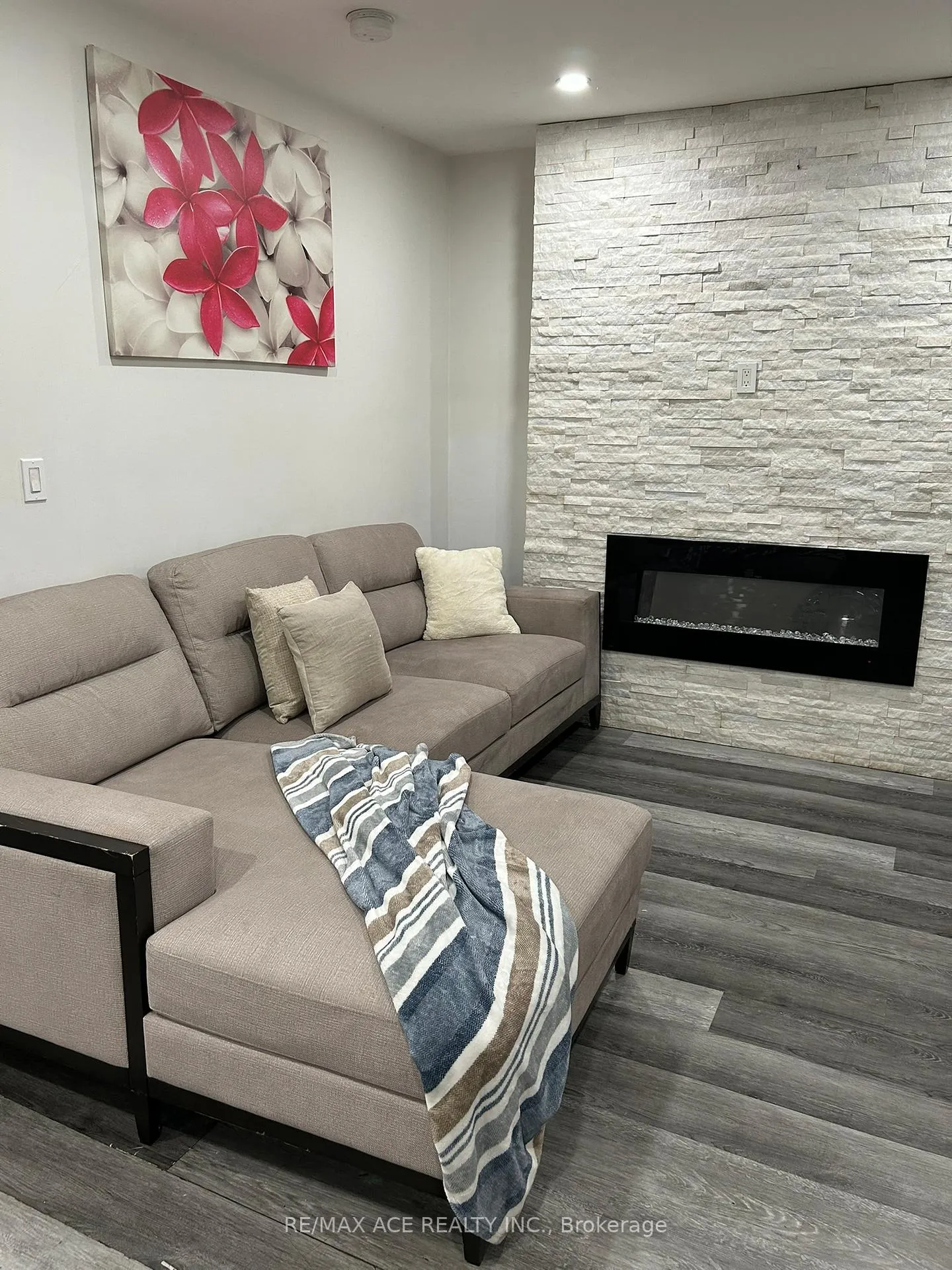 Photo 11 of 244 Etna Avenue, Oshawa, Central — HOMEH