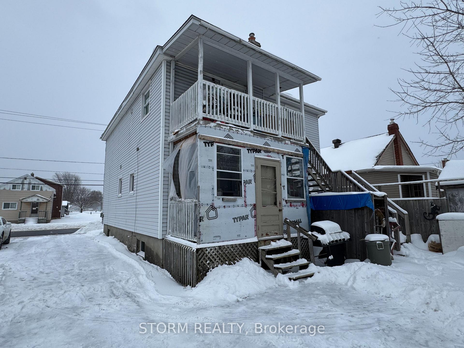 Photo 23 of 63-63A Eleventh Street W, Cornwall — HOMEH