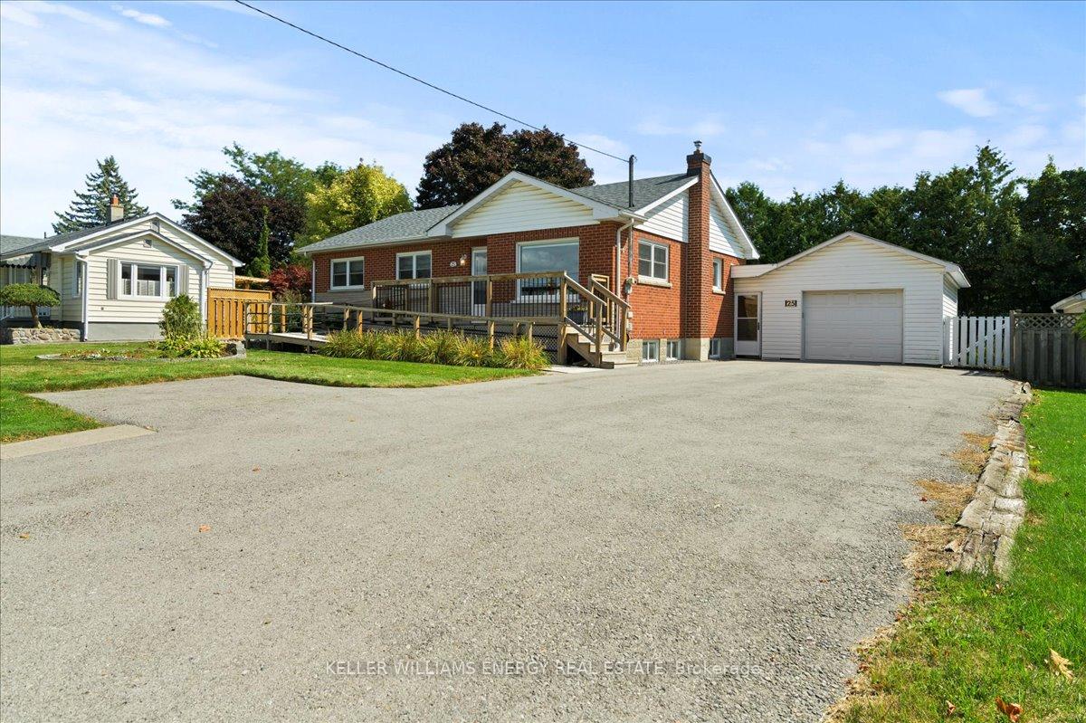 Photo 4 of 25 Concession Street E, Clarington, Bowmanville — HOMEH