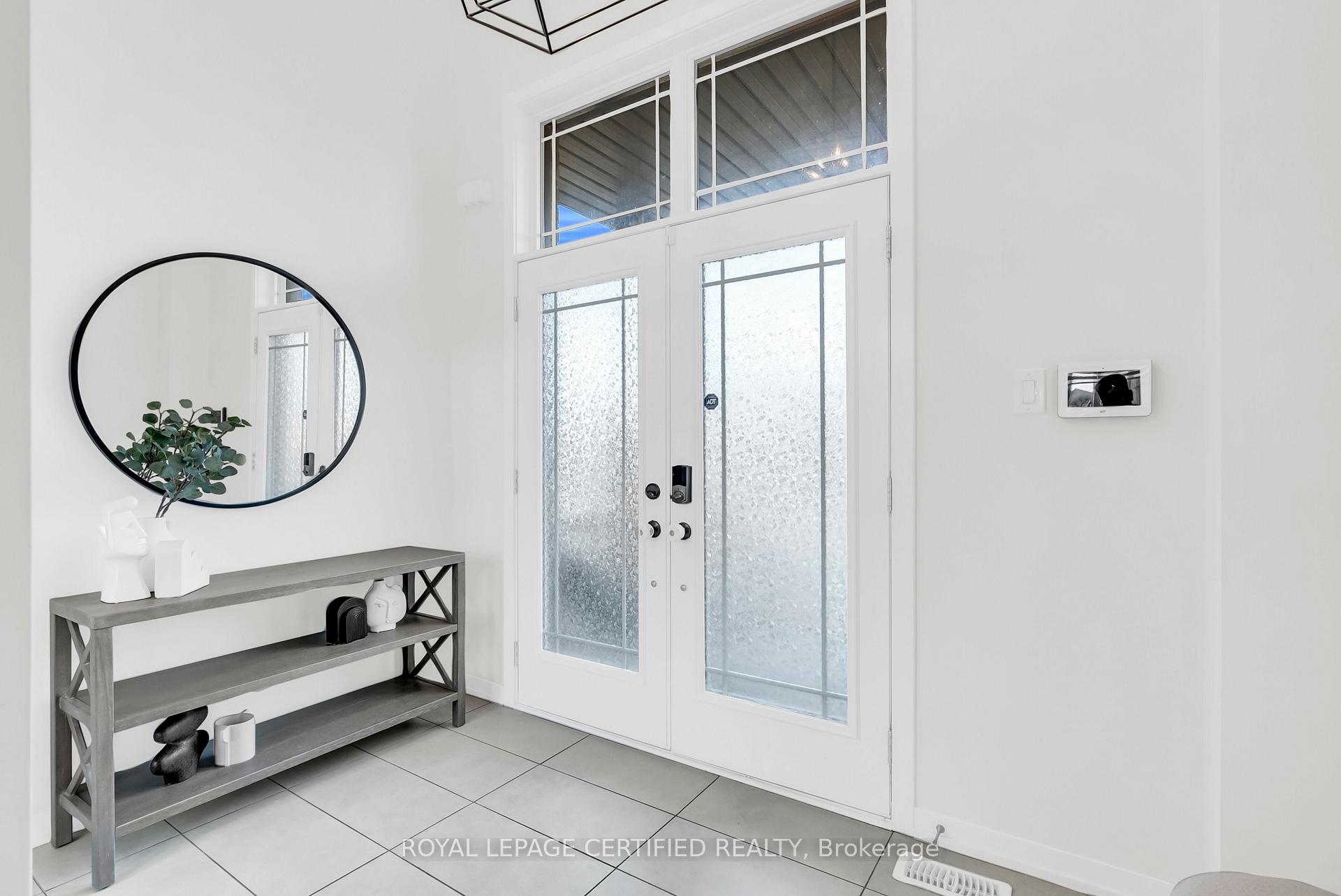 Photo 4 of 35 Bedrock Drive E, Hamilton, Stoney Creek — HOMEH