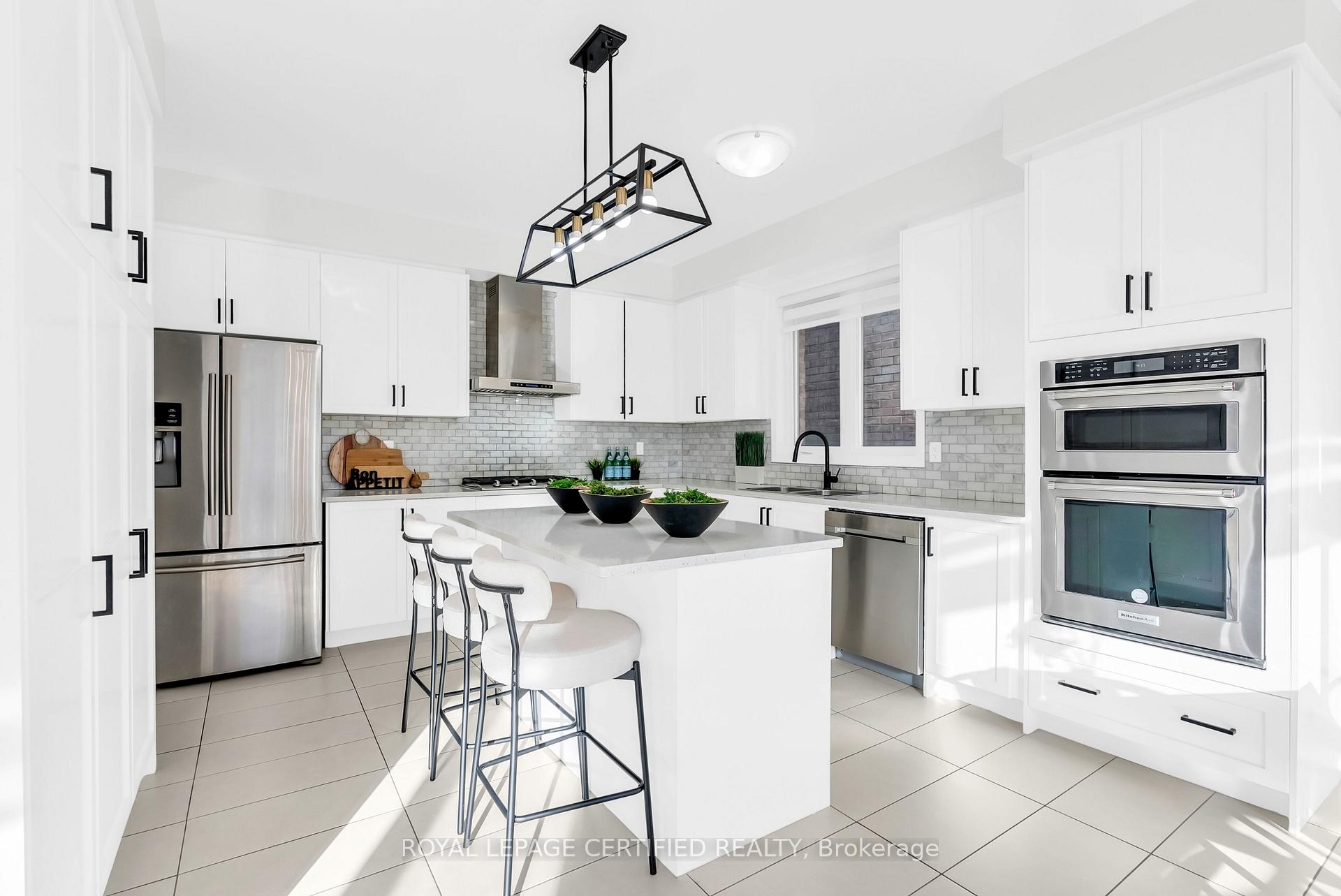 Photo 12 of 35 Bedrock Drive E, Hamilton, Stoney Creek — HOMEH