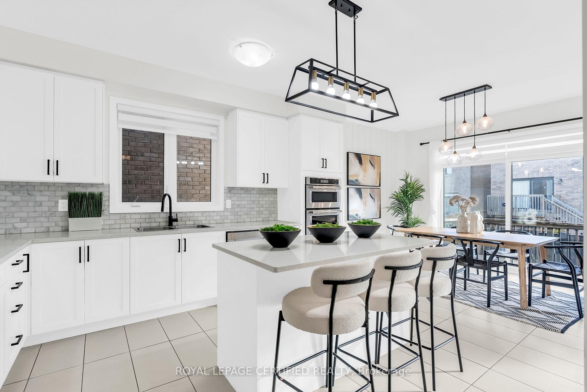 Photo 15 of 35 Bedrock Drive E, Hamilton, Stoney Creek — HOMEH