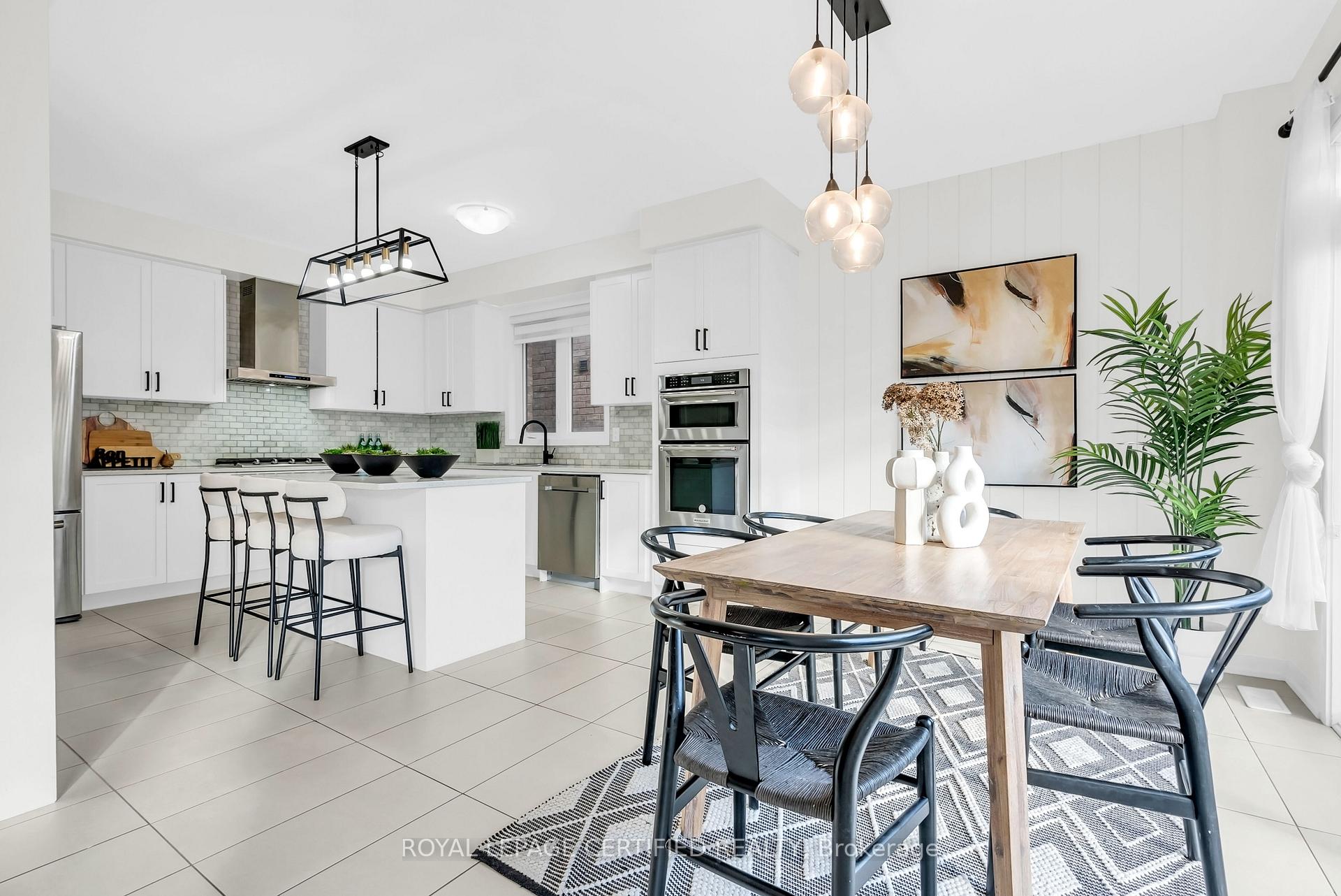 Photo 17 of 35 Bedrock Drive E, Hamilton, Stoney Creek — HOMEH