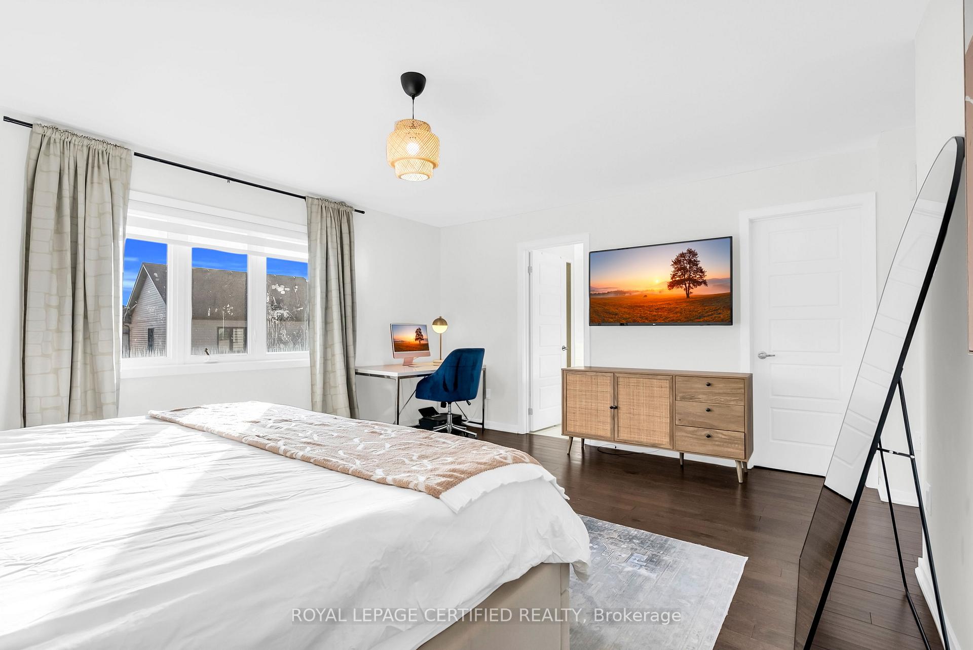 Photo 30 of 35 Bedrock Drive E, Hamilton, Stoney Creek — HOMEH