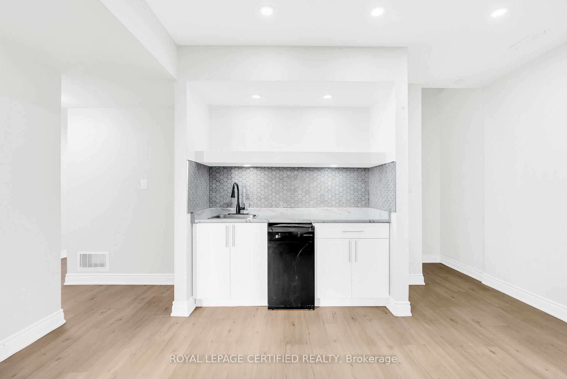 Photo 45 of 35 Bedrock Drive E, Hamilton, Stoney Creek — HOMEH