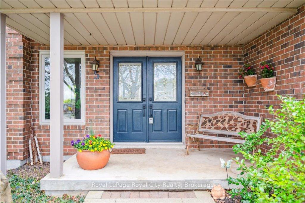 Photo 2 of 5 Hazelwood Drive, Guelph, Kortright Hills — HOMEH