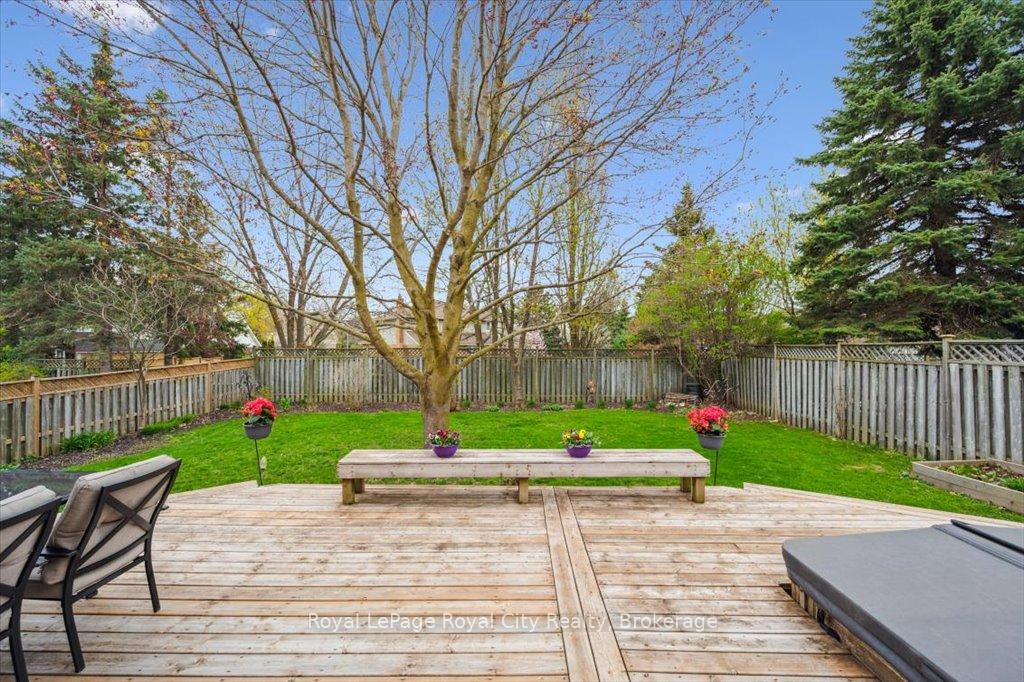 Photo 3 of 5 Hazelwood Drive, Guelph, Kortright Hills — HOMEH
