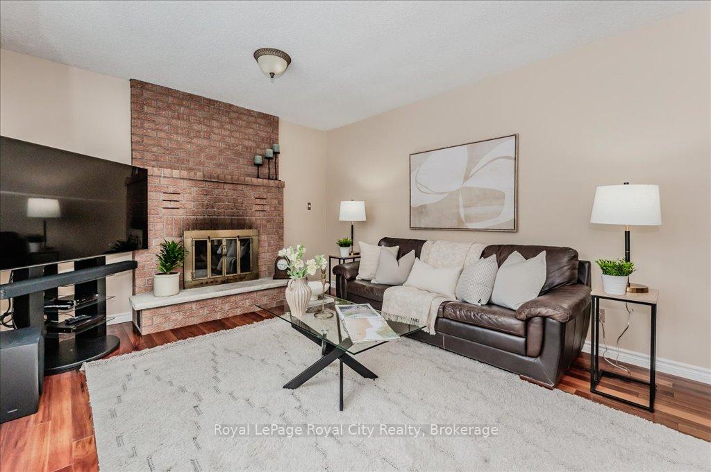 Photo 6 of 5 Hazelwood Drive, Guelph, Kortright Hills — HOMEH