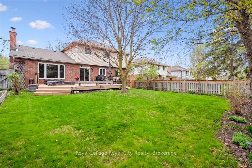 Photo 20 of 5 Hazelwood Drive, Guelph, Kortright Hills — HOMEH