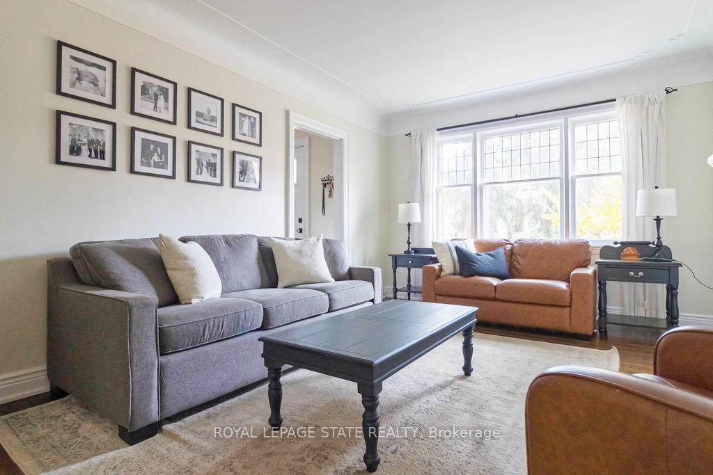 Photo 3 of 68 Bond Street S, Hamilton, Westdale — HOMEH
