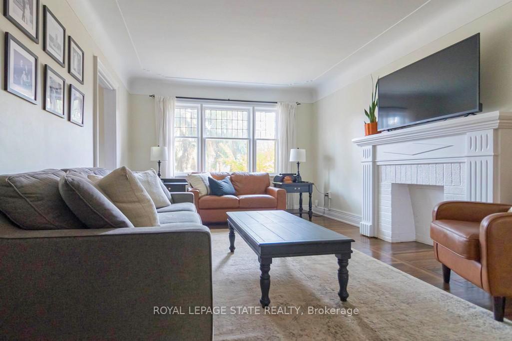 Photo 5 of 68 Bond Street S, Hamilton, Westdale — HOMEH