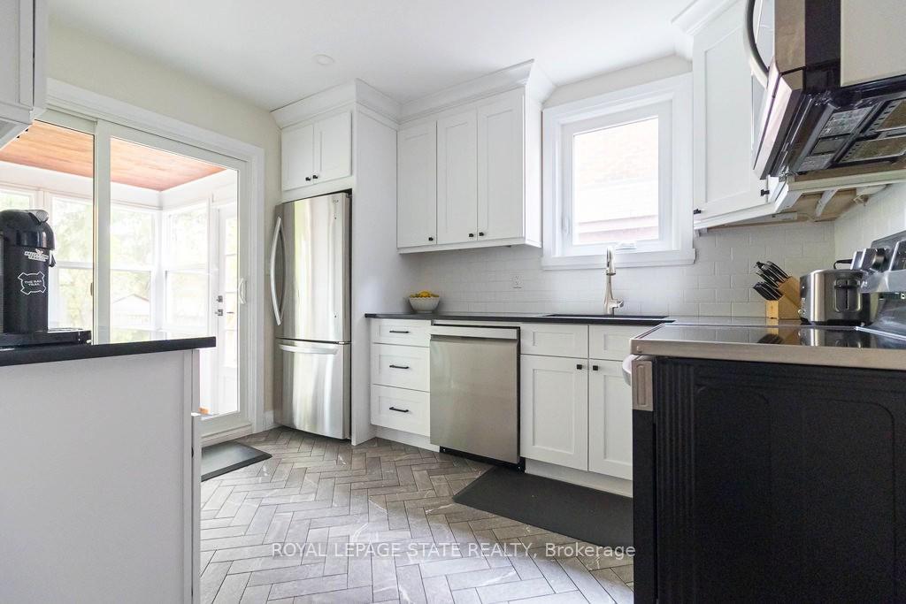 Photo 8 of 68 Bond Street S, Hamilton, Westdale — HOMEH