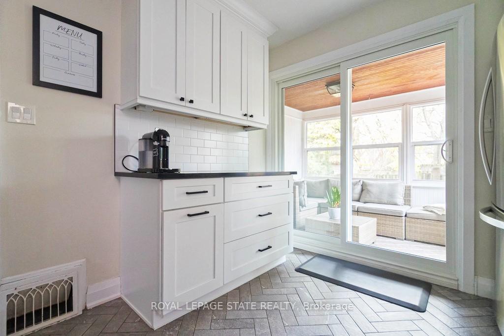 Photo 11 of 68 Bond Street S, Hamilton, Westdale — HOMEH