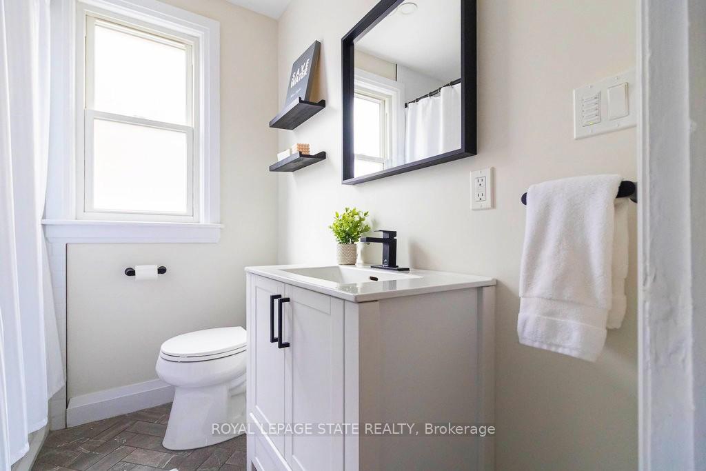 Photo 23 of 68 Bond Street S, Hamilton, Westdale — HOMEH