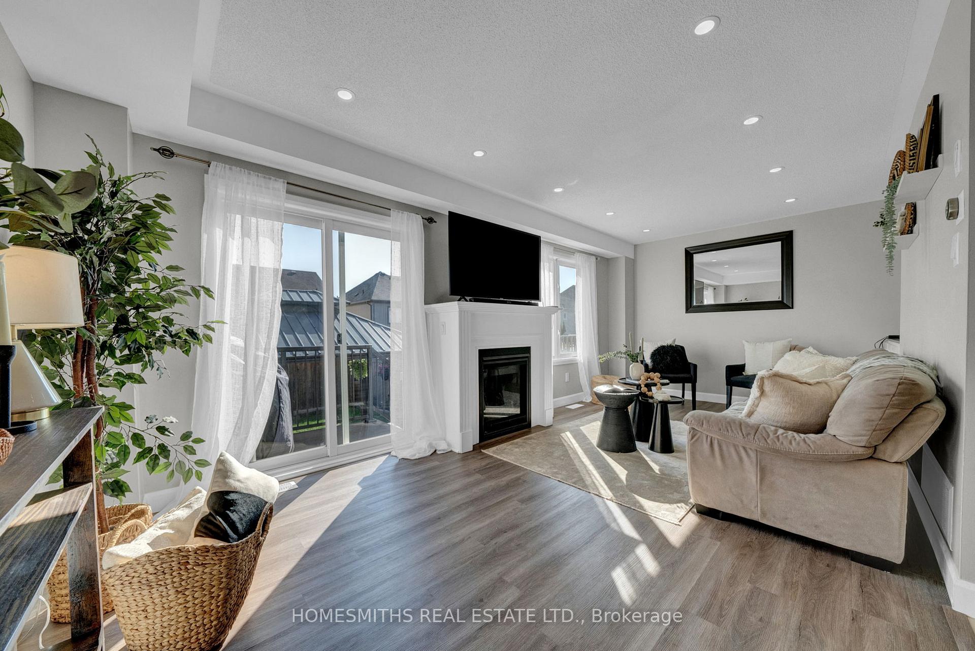 Photo 9 of 66 John Matthew Crescent, Clarington, Bowmanville — HOMEH