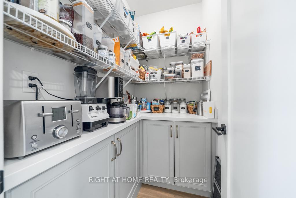 Photo 8 of 89 Lloyminn Avenue, Hamilton, Ancaster — HOMEH