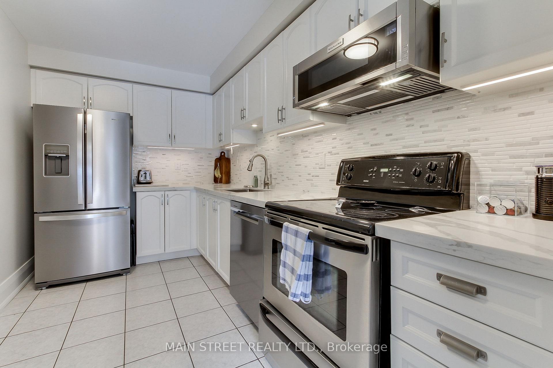 Photo 10 of 27 Crittenden Drive, Georgina, Keswick South — HOMEH