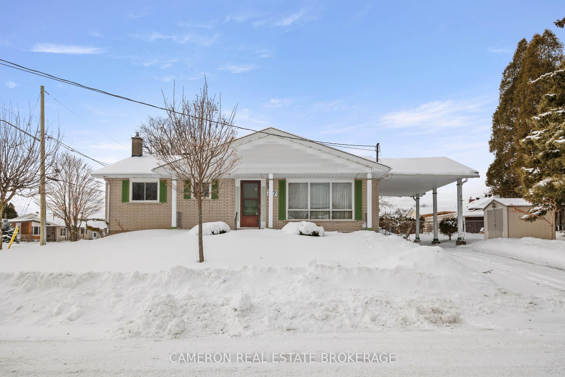 Photo 2 of 777 Iroquois Drive, Cornwall — HOMEH
