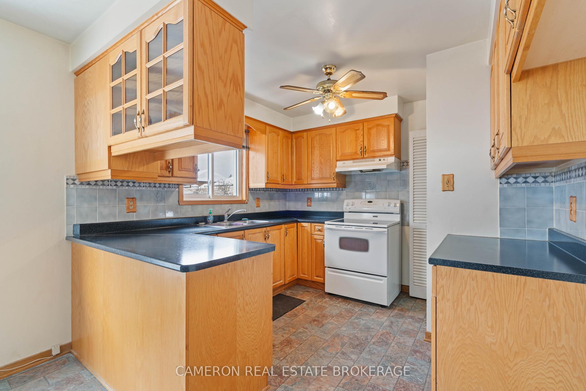 Photo 6 of 777 Iroquois Drive, Cornwall — HOMEH