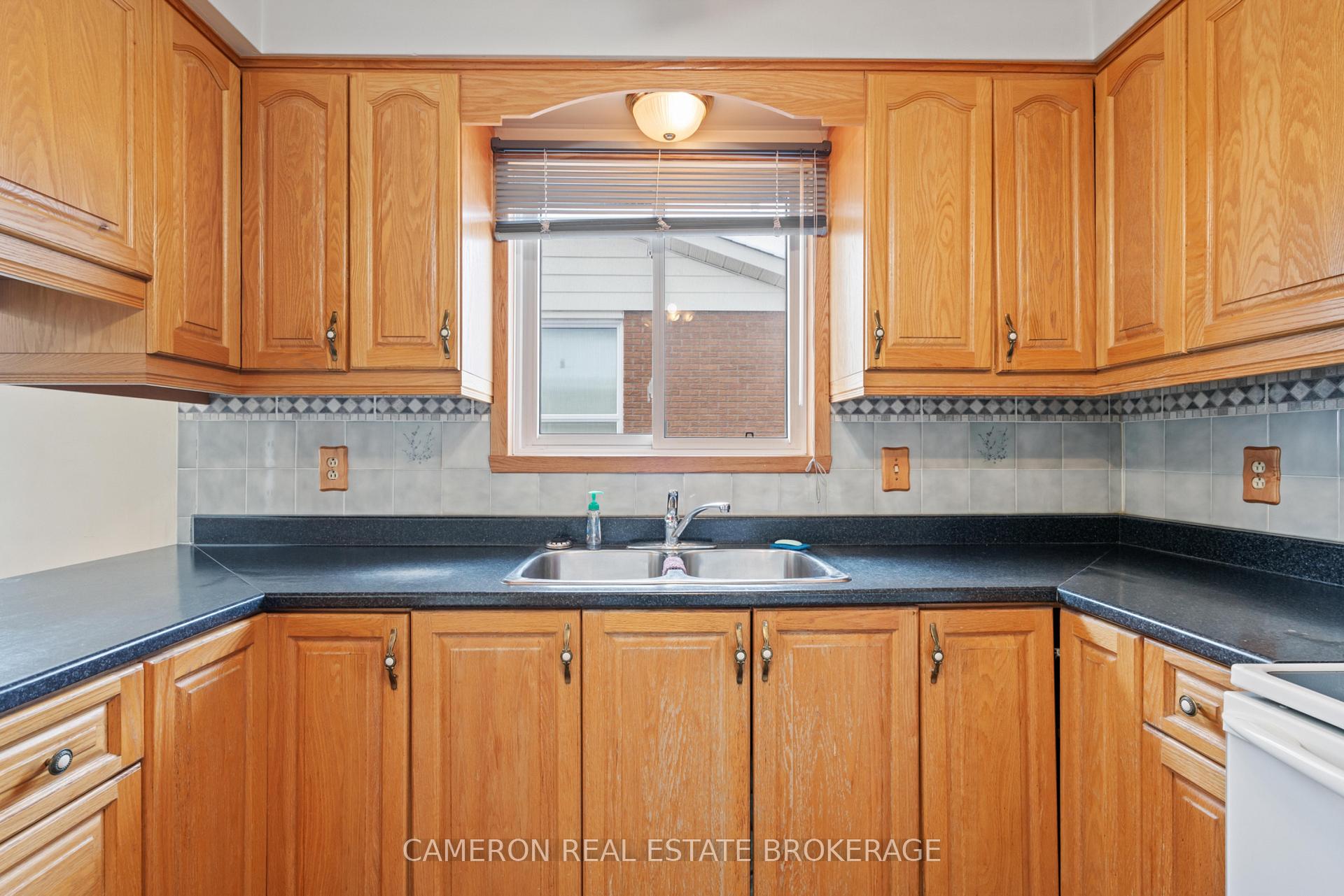 Photo 8 of 777 Iroquois Drive, Cornwall — HOMEH